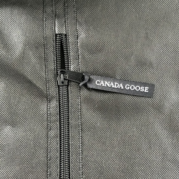 Canada Goose garment bag - Picture 4 of 5